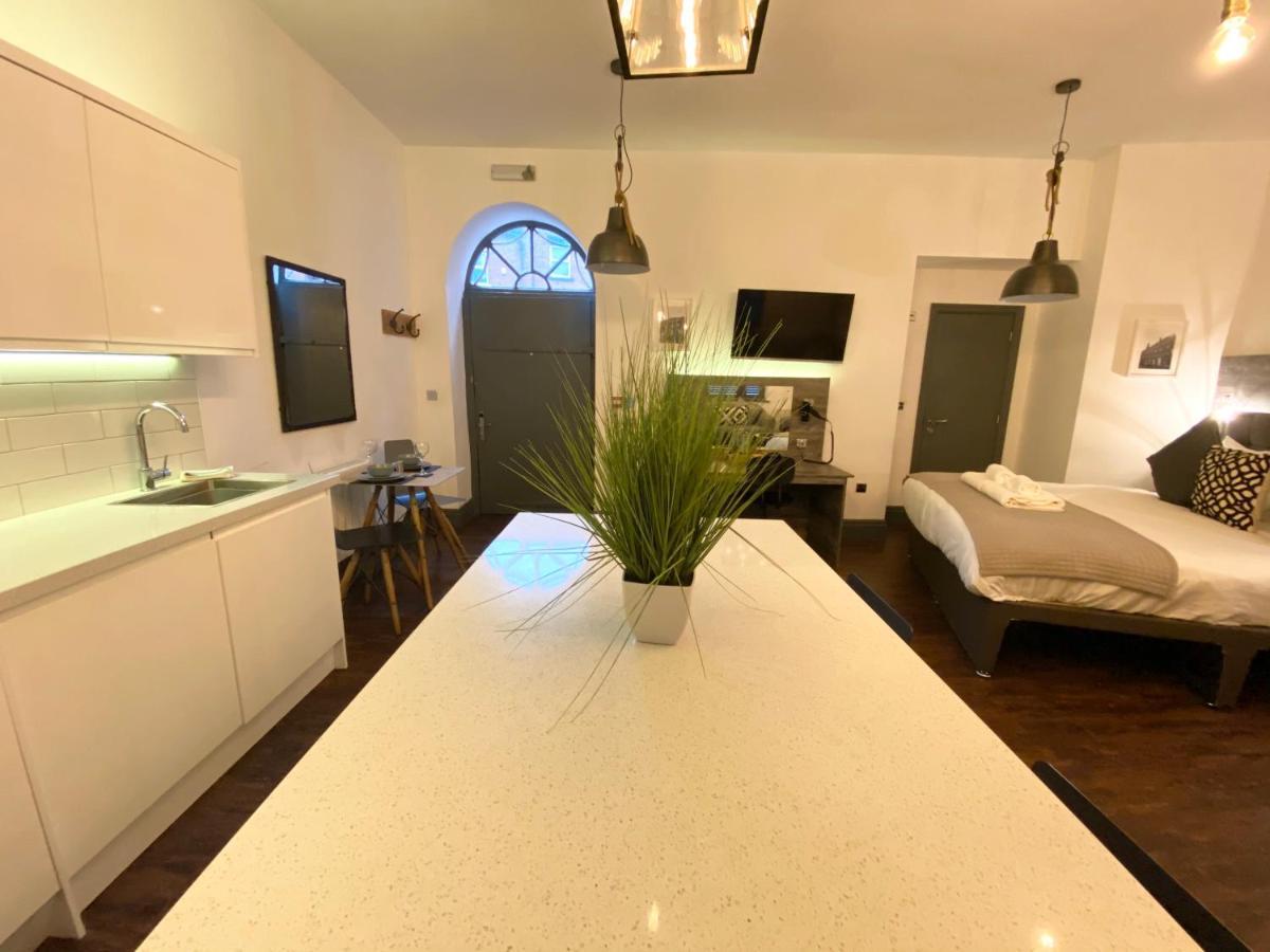 Studio At The Coach House Apartments 利兹 外观 照片